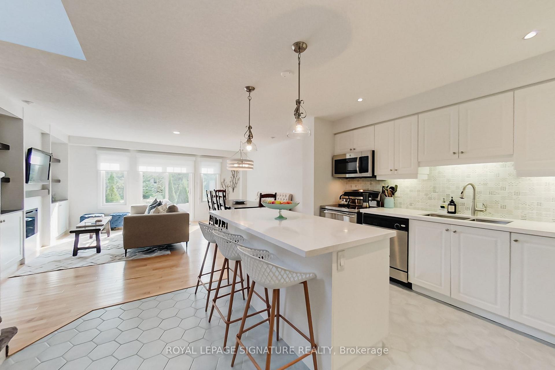 Photo 4 of 23 Silver Glen Boulevard, Collingwood — HOMEH
