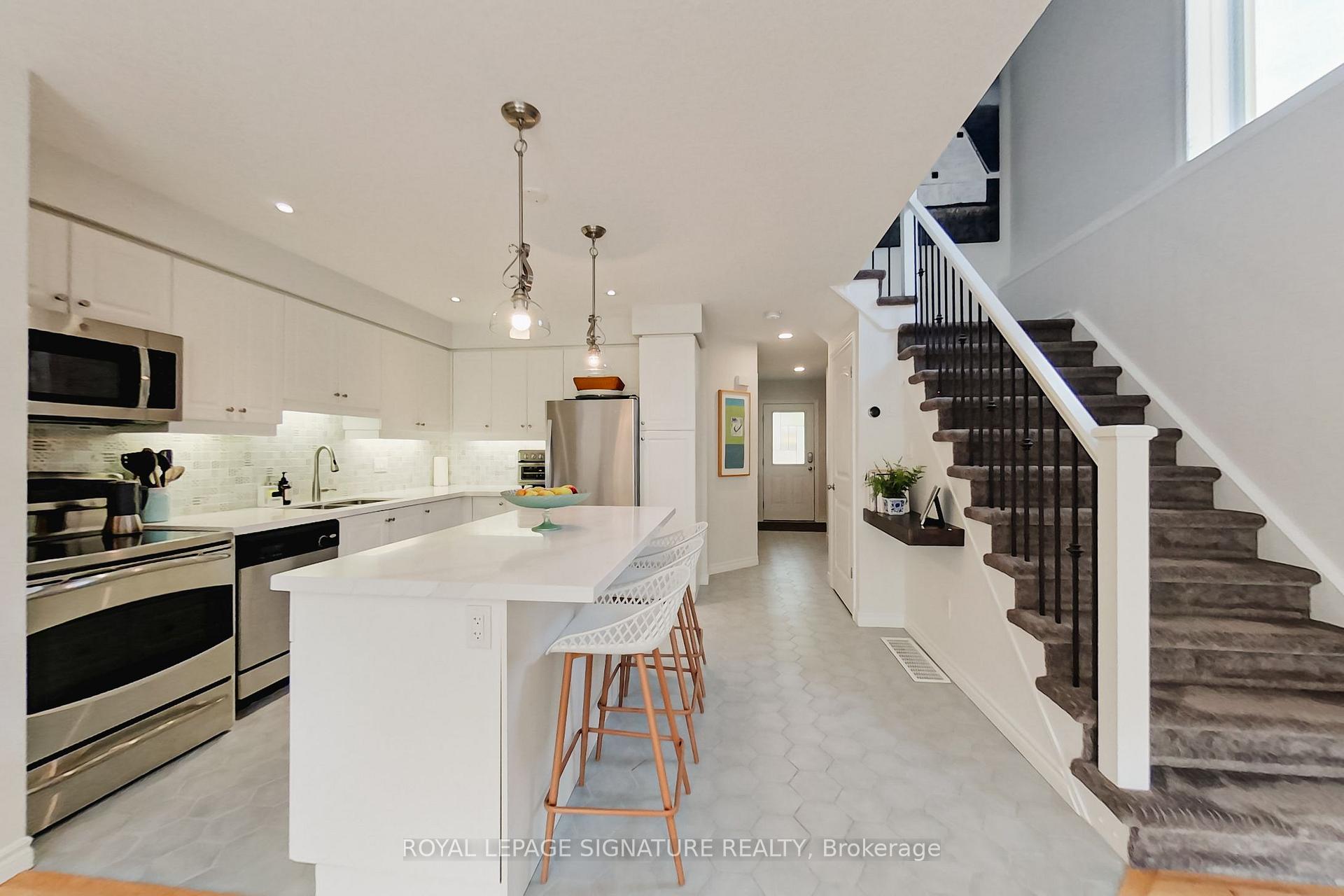 Photo 7 of 23 Silver Glen Boulevard, Collingwood — HOMEH