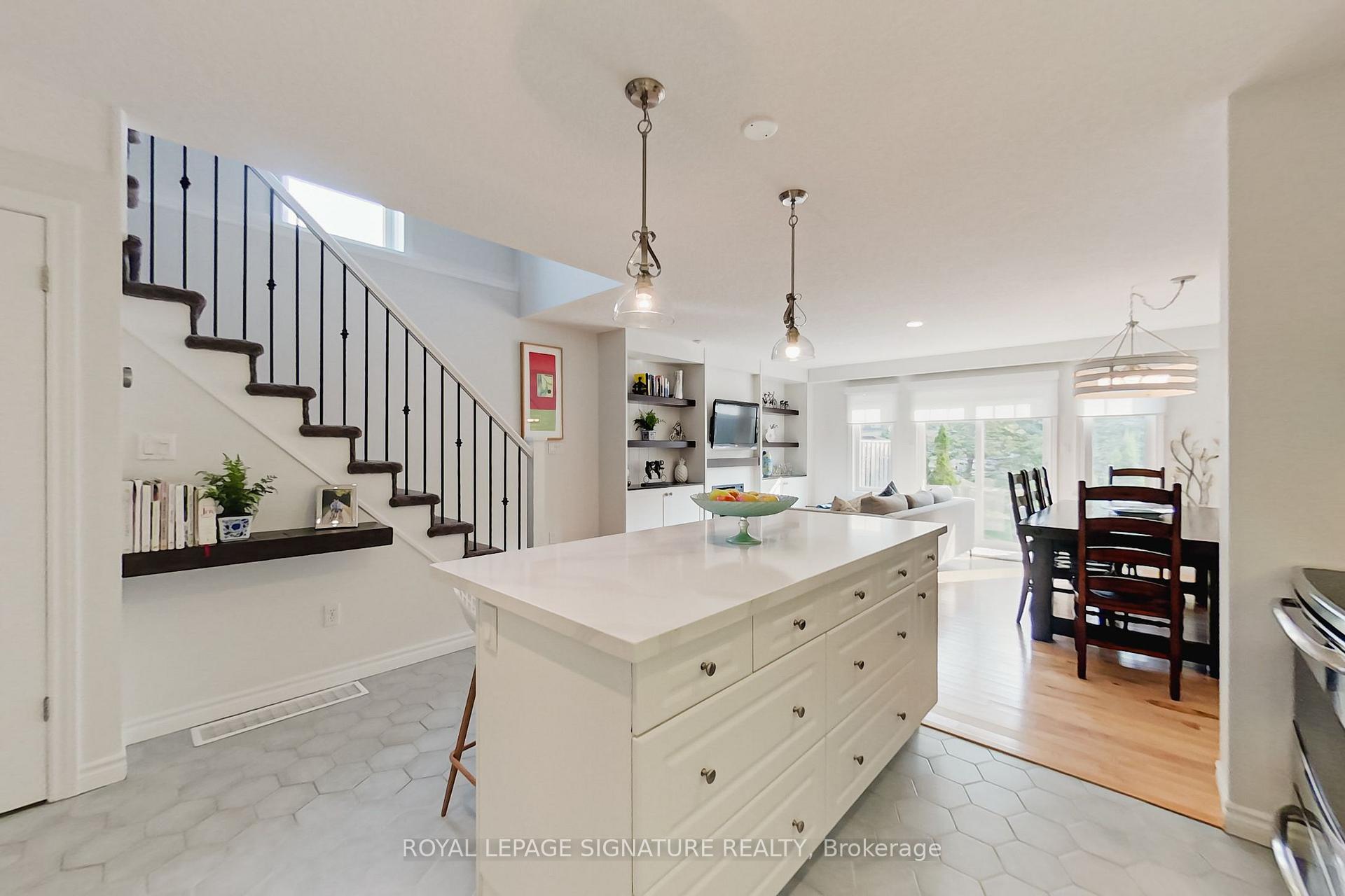 Photo 12 of 23 Silver Glen Boulevard, Collingwood — HOMEH