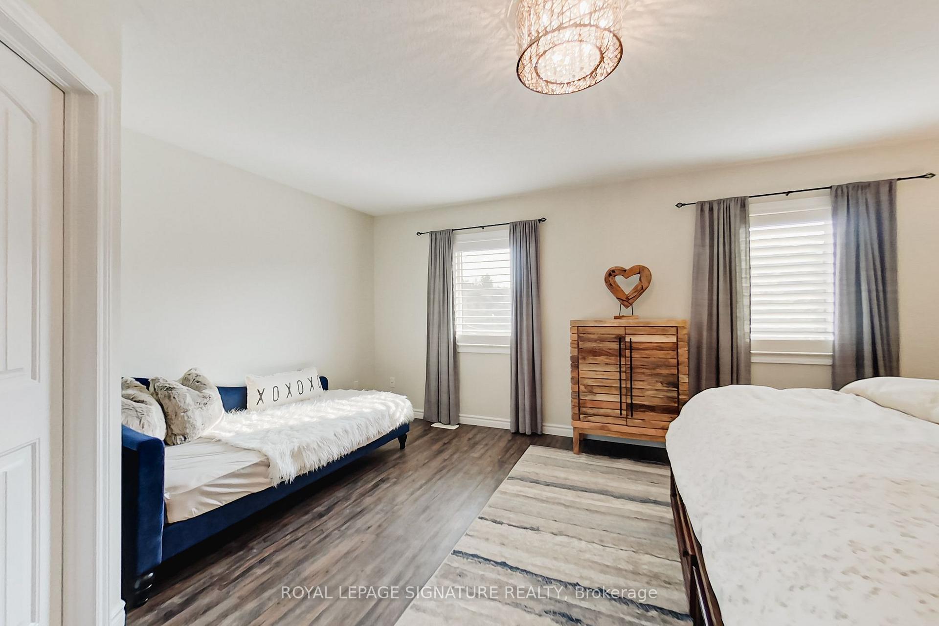 Photo 20 of 23 Silver Glen Boulevard, Collingwood — HOMEH