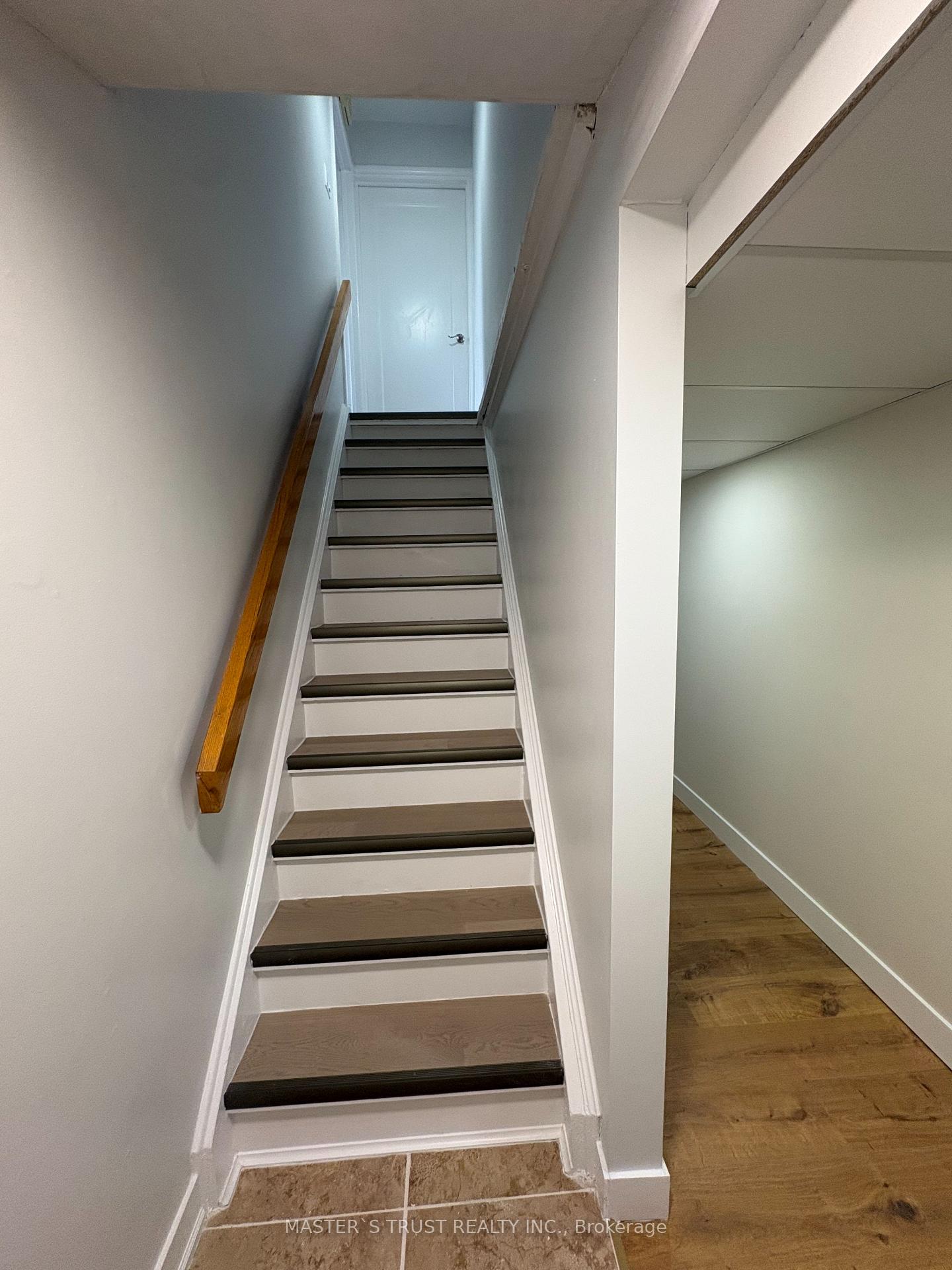 Photo 3 of 27 Hornshill Drive, Scarborough, Agincourt North — HOMEH