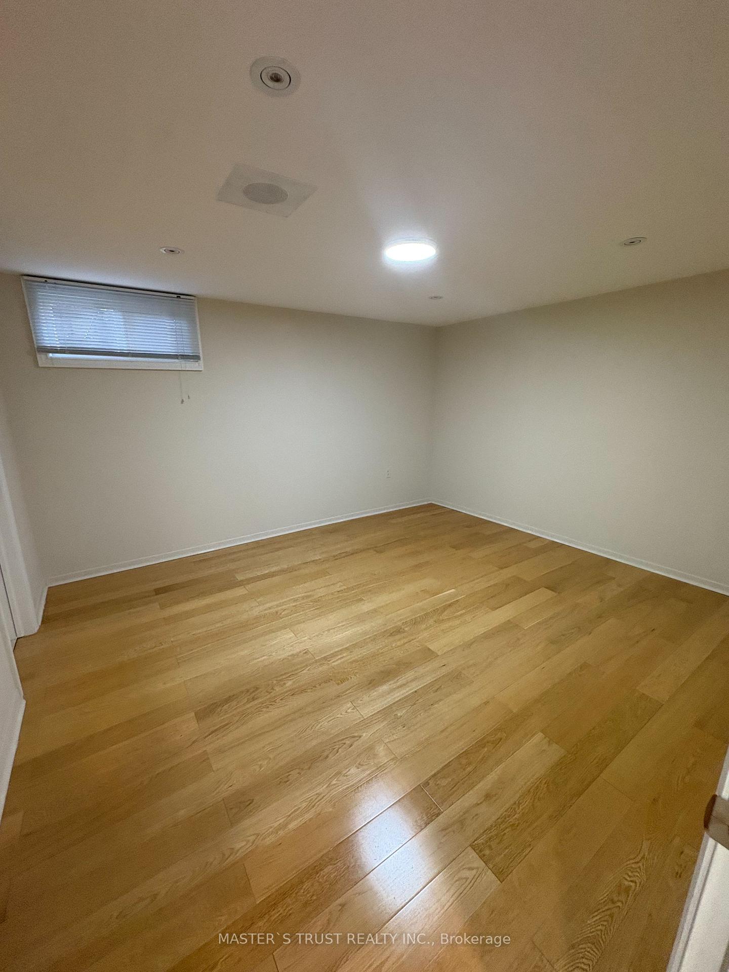 Photo 11 of 27 Hornshill Drive, Scarborough, Agincourt North — HOMEH
