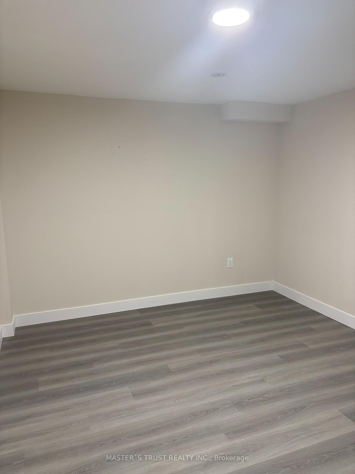 Photo 16 of 27 Hornshill Drive, Scarborough, Agincourt North — HOMEH