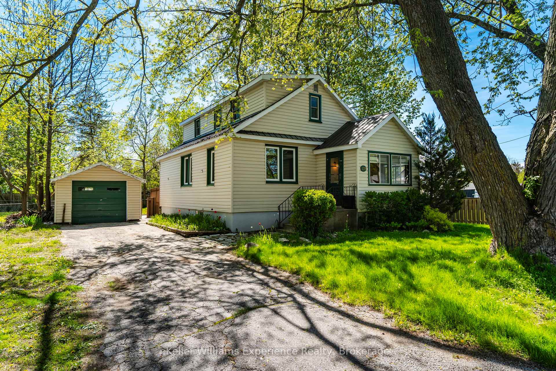 Photo of 239 Oak Street