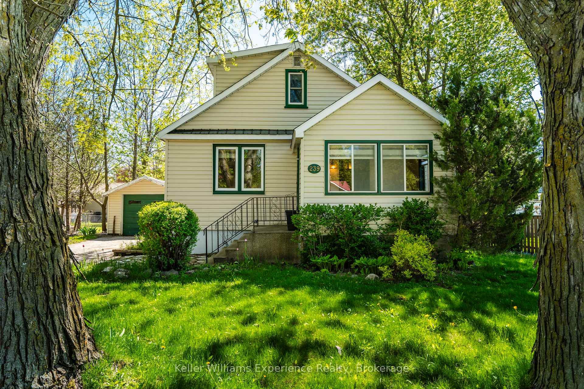 Photo 3 of 239 Oak Street, Clearview, Stayner — HOMEH