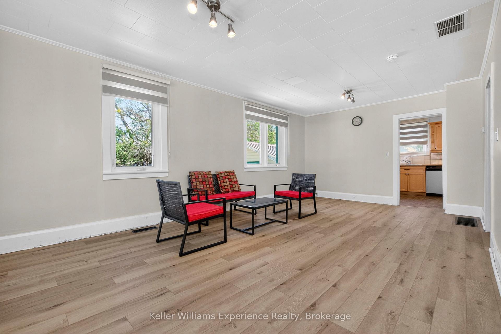 Photo 8 of 239 Oak Street, Clearview, Stayner — HOMEH