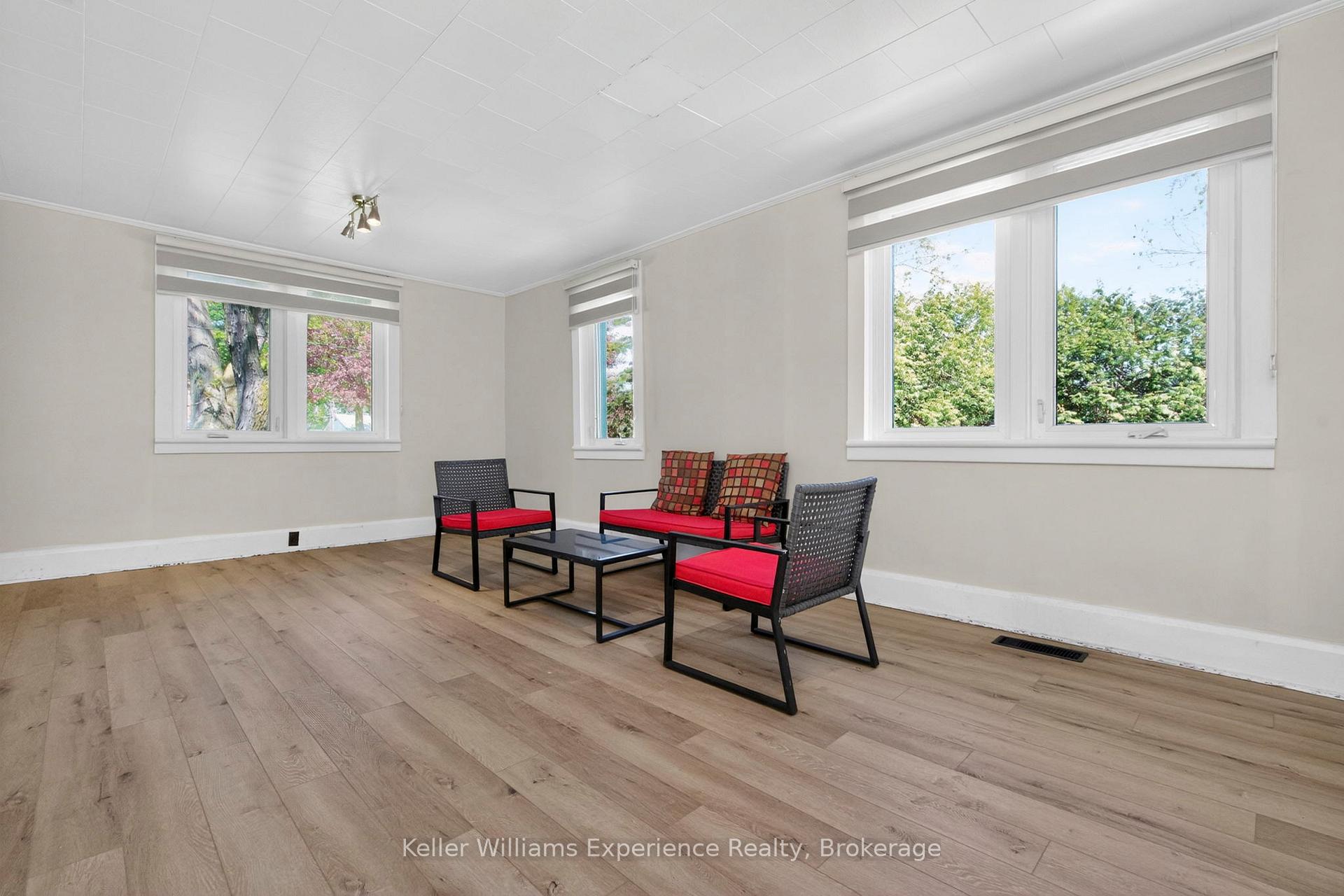 Photo 9 of 239 Oak Street, Clearview, Stayner — HOMEH