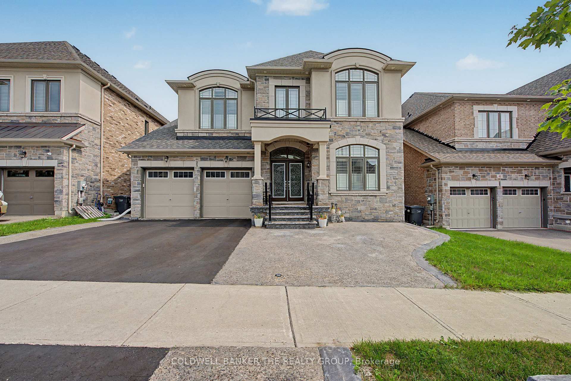 Photo 9 of 44 Daisy Meadow Crescent, Caledon, Caledon East — HOMEH