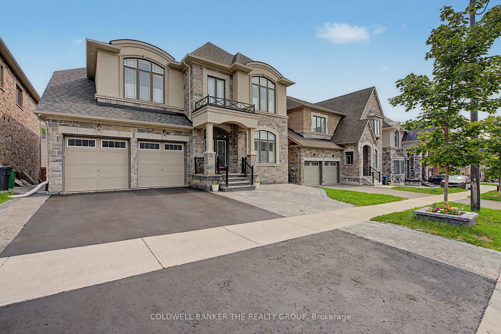 Photo 10 of 44 Daisy Meadow Crescent, Caledon, Caledon East — HOMEH
