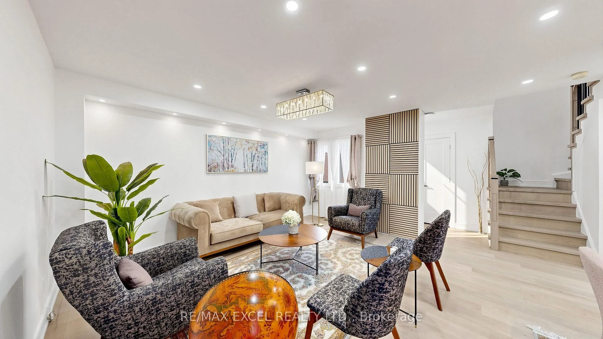 Photo 6 of 46 Venice Crescent, Vaughan, Beverley Glen — HOMEH
