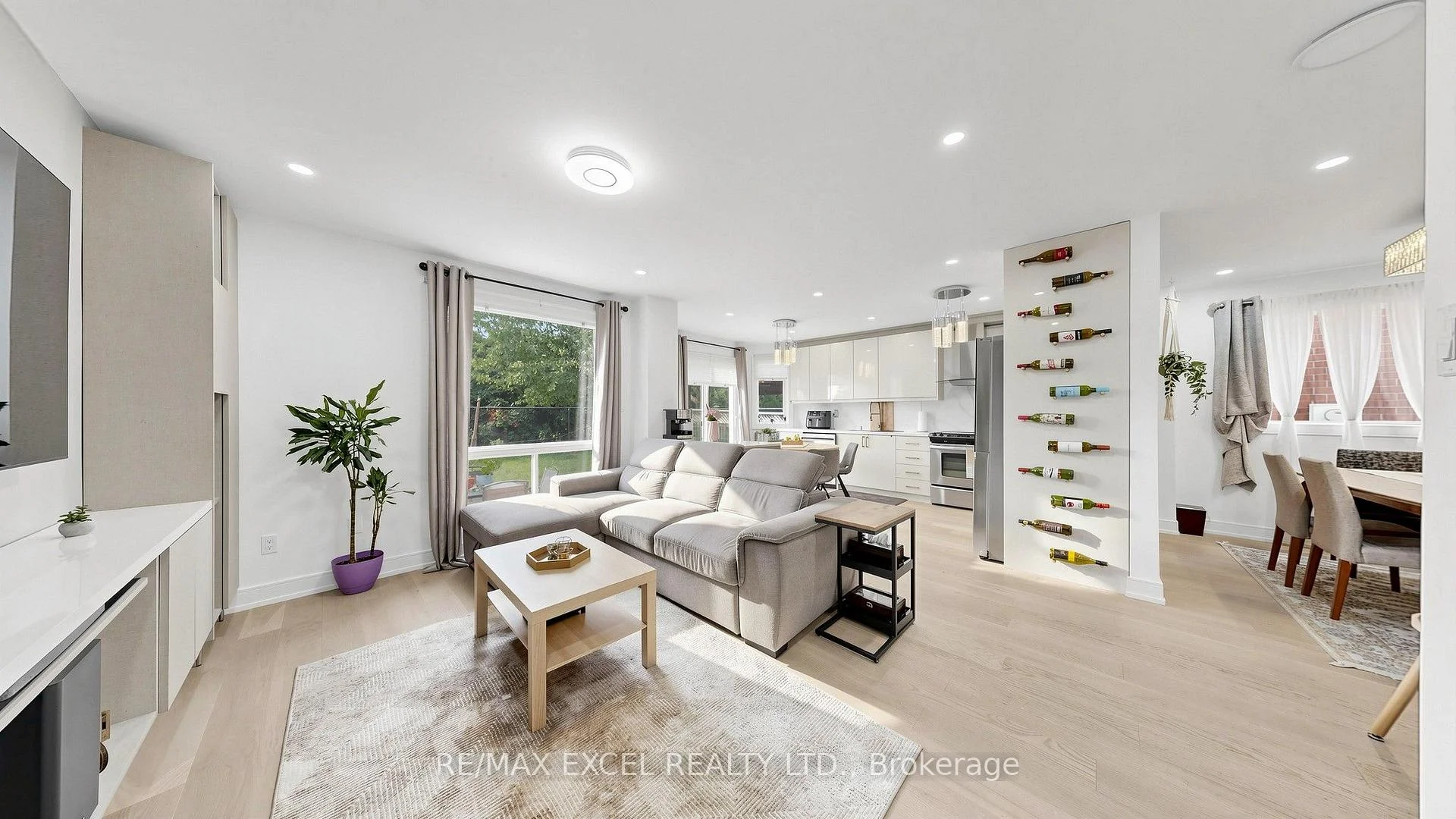 Photo 11 of 46 Venice Crescent, Vaughan, Beverley Glen — HOMEH
