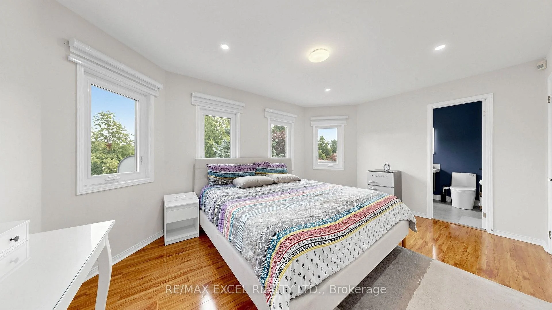 Photo 21 of 46 Venice Crescent, Vaughan, Beverley Glen — HOMEH