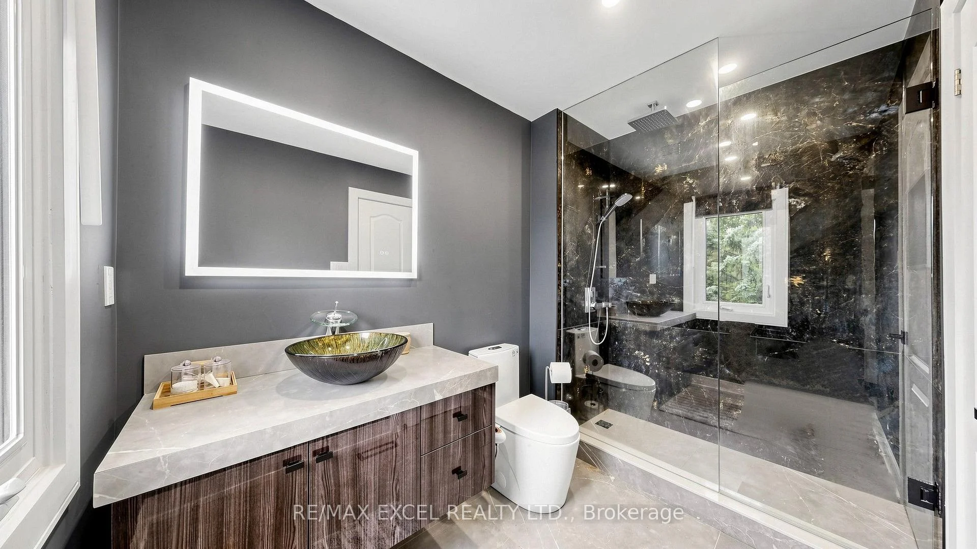 Photo 22 of 46 Venice Crescent, Vaughan, Beverley Glen — HOMEH