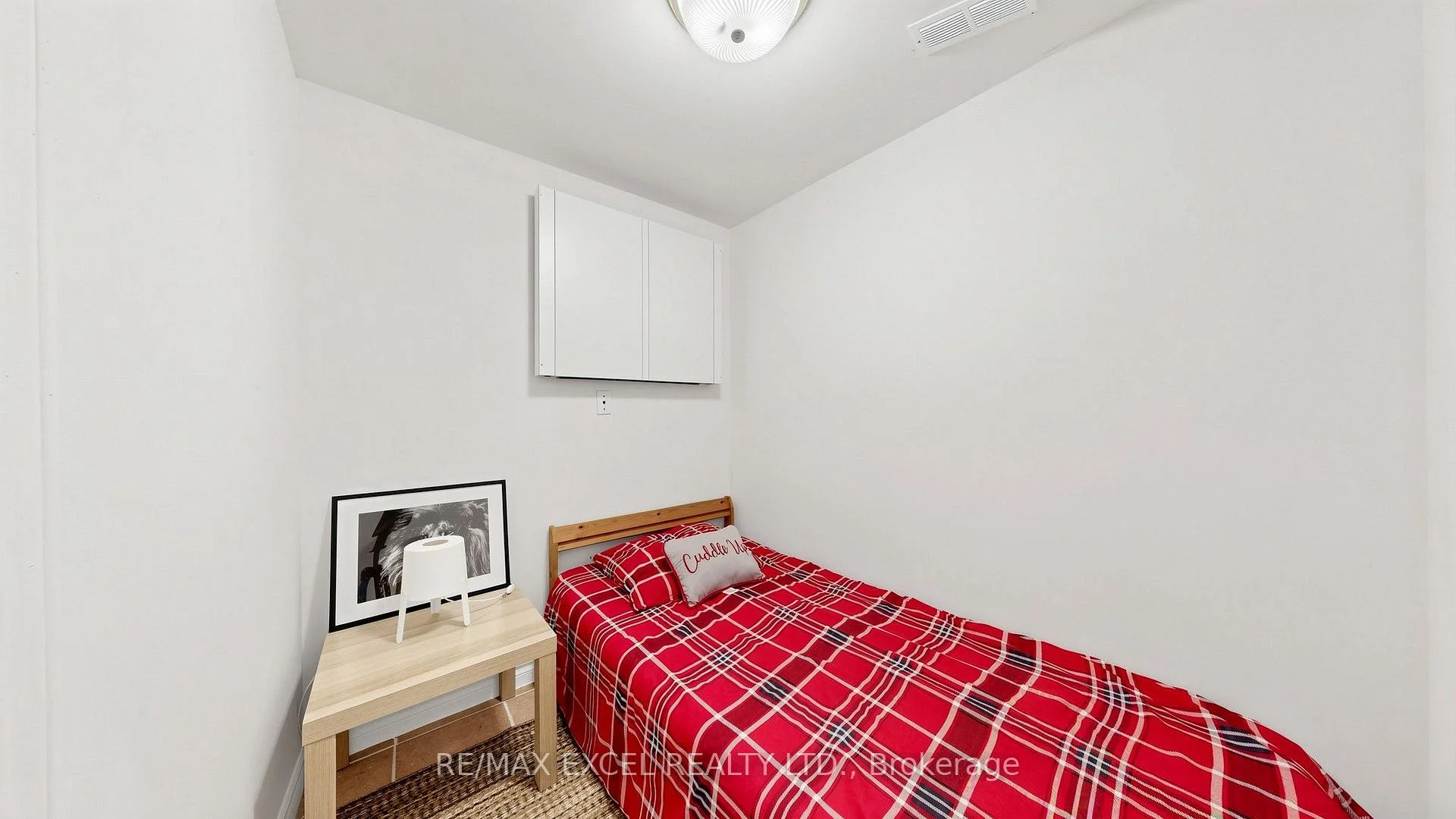 Photo 31 of 46 Venice Crescent, Vaughan, Beverley Glen — HOMEH