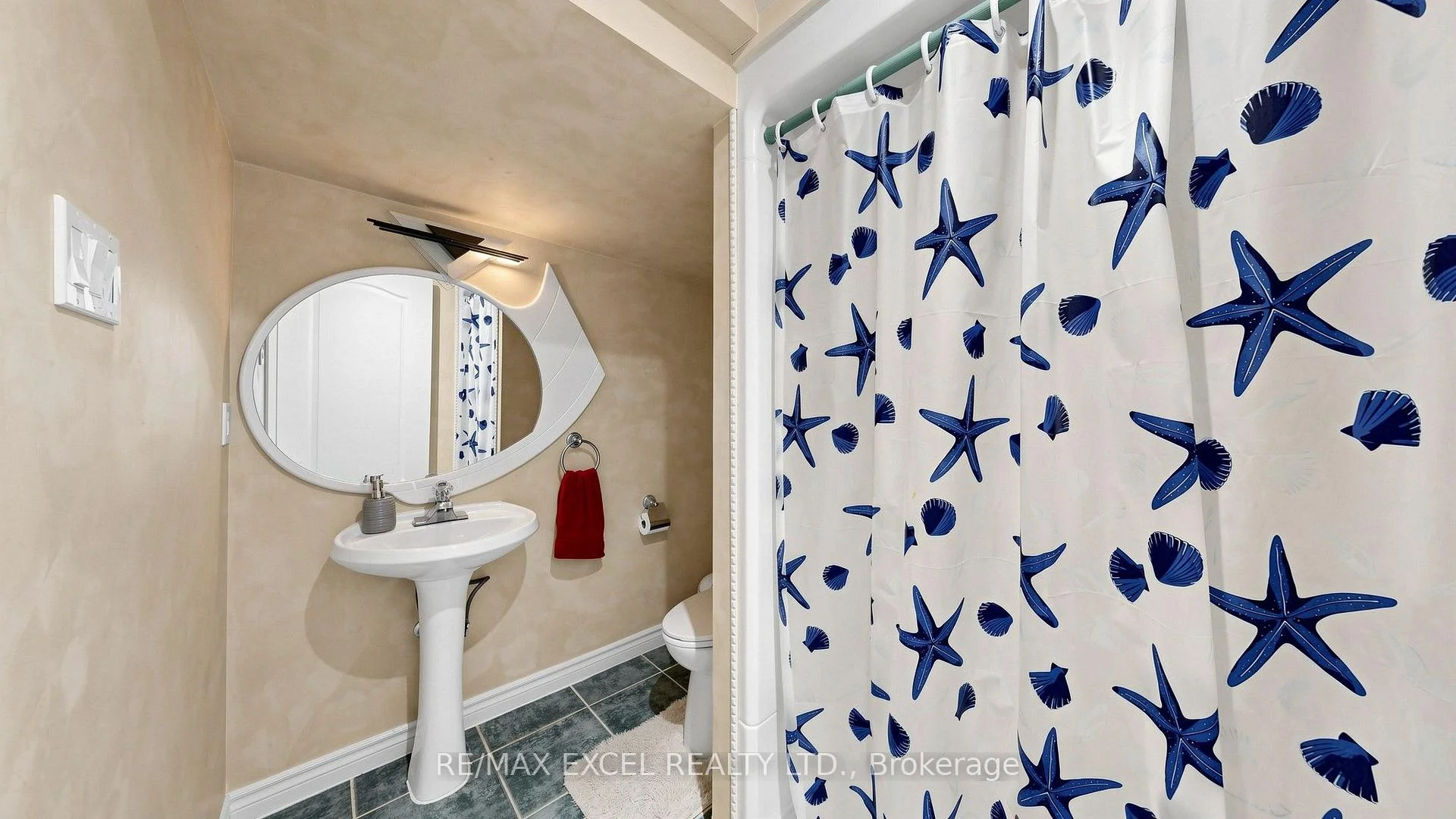 Photo 33 of 46 Venice Crescent, Vaughan, Beverley Glen — HOMEH
