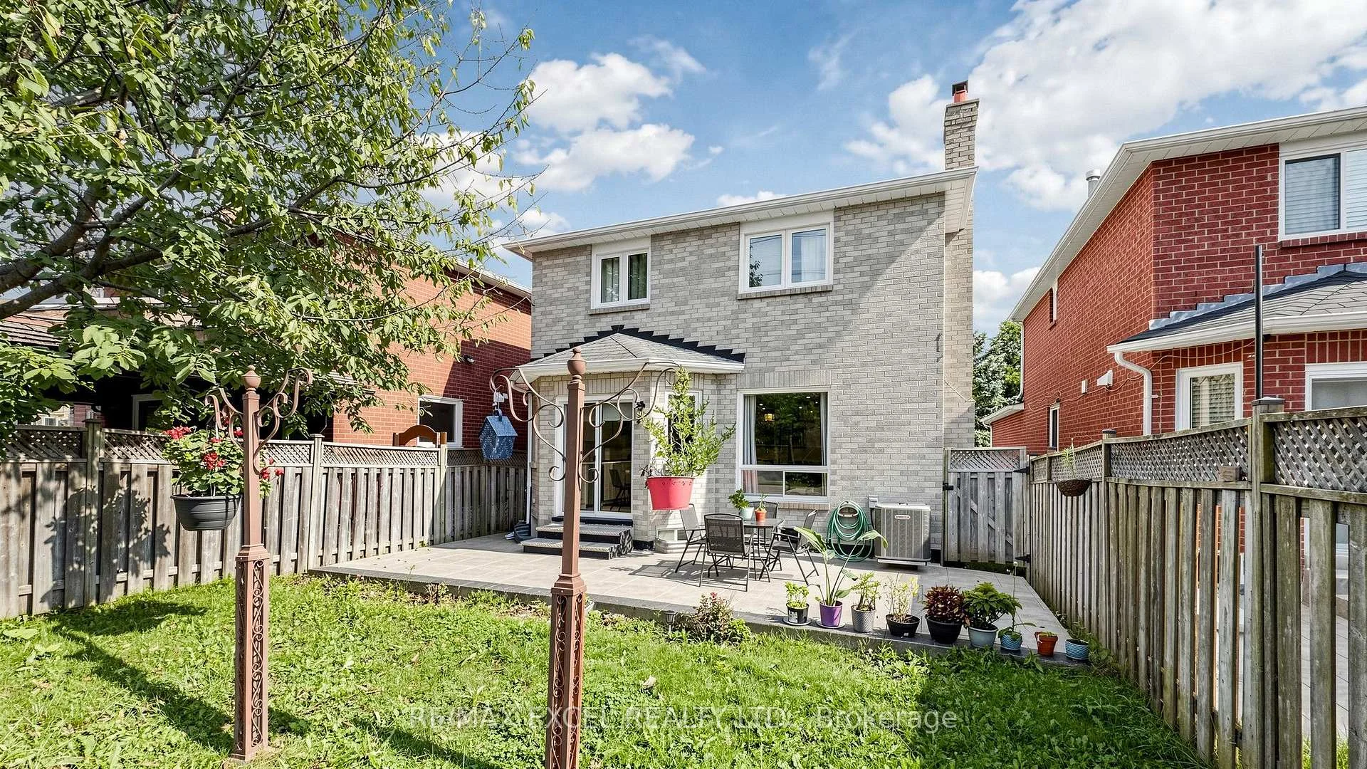 Photo 36 of 46 Venice Crescent, Vaughan, Beverley Glen — HOMEH