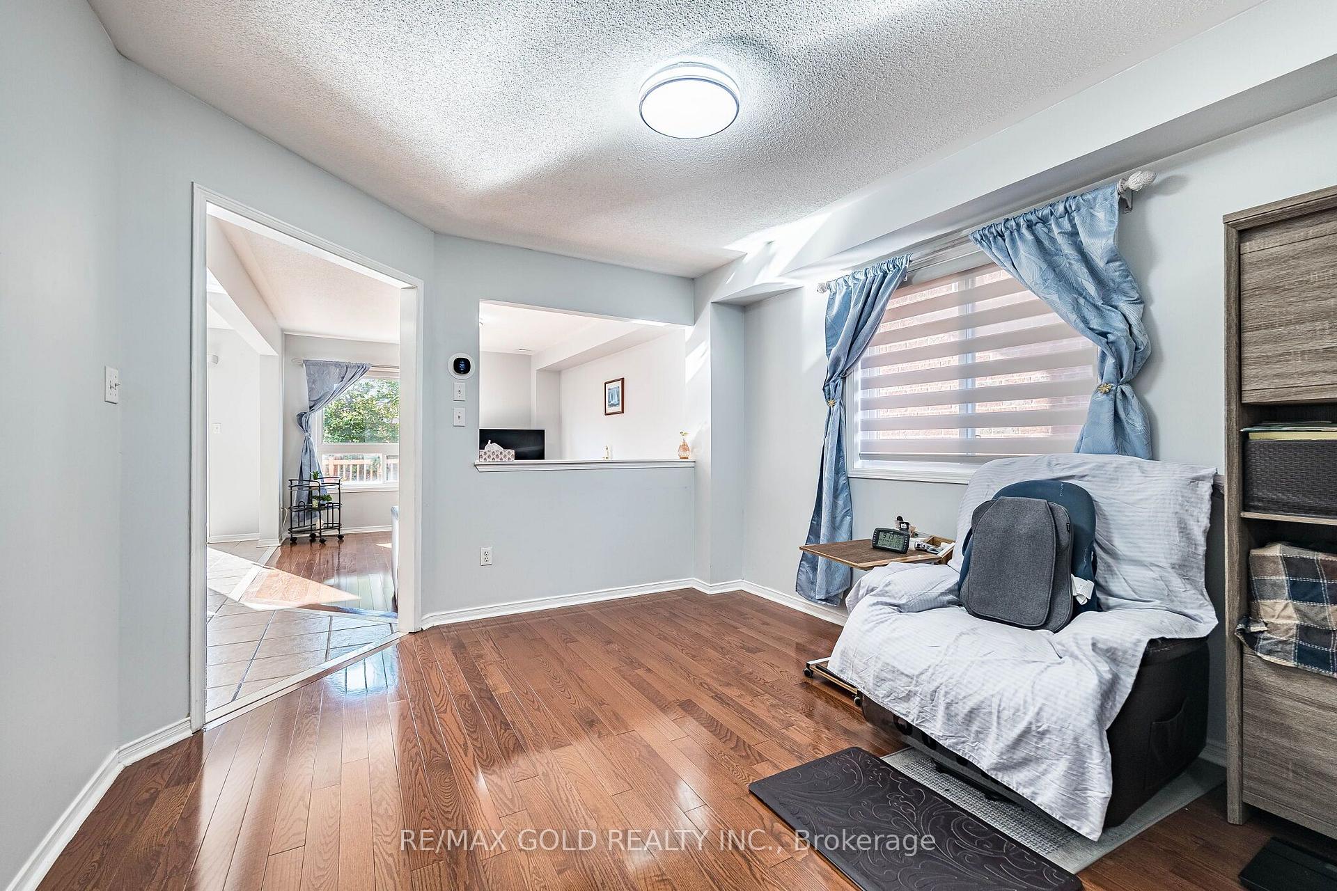 Photo 8 of 23 Ashmere Road, Brampton, Fletcher's Meadow — HOMEH
