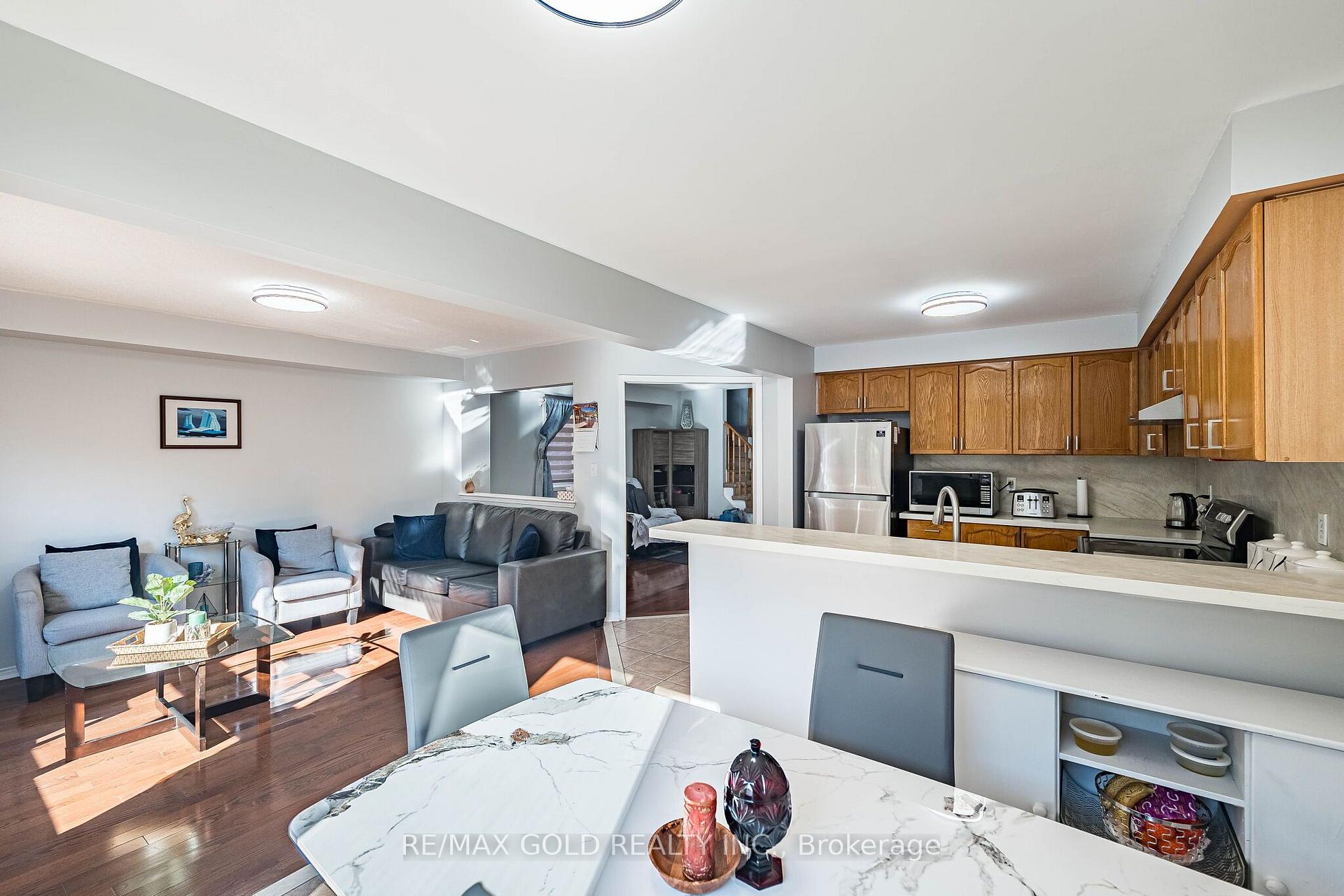 Photo 16 of 23 Ashmere Road, Brampton, Fletcher's Meadow — HOMEH