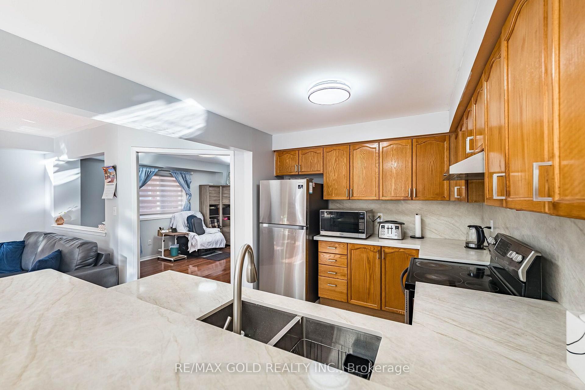 Photo 19 of 23 Ashmere Road, Brampton, Fletcher's Meadow — HOMEH