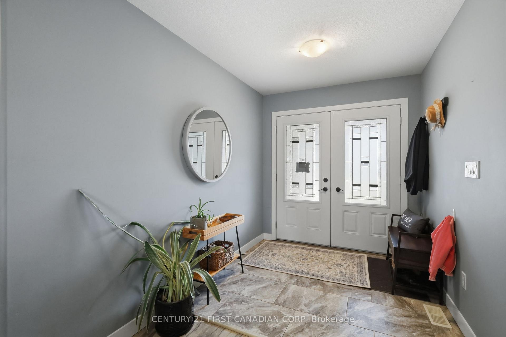 Photo 7 of 29 Nicoles Trail, Thames Centre, Thorndale — HOMEH