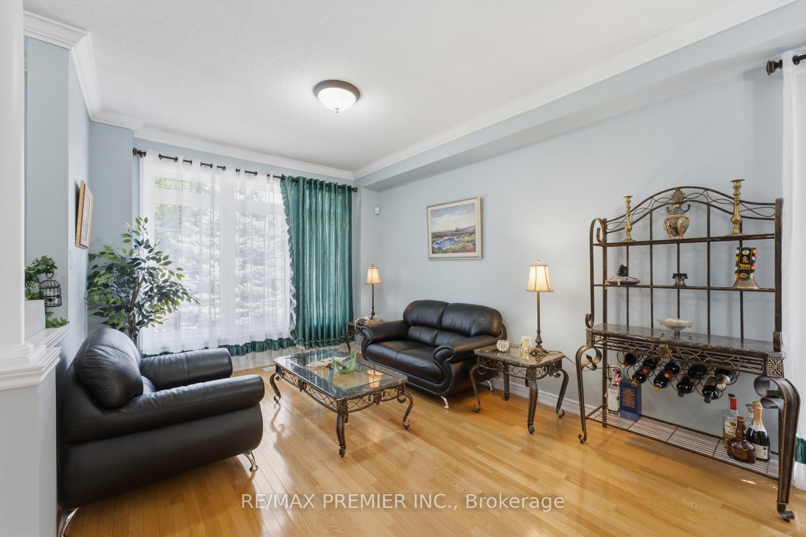 Photo 7 of 63 Summeridge Drive, Vaughan, Patterson — HOMEH