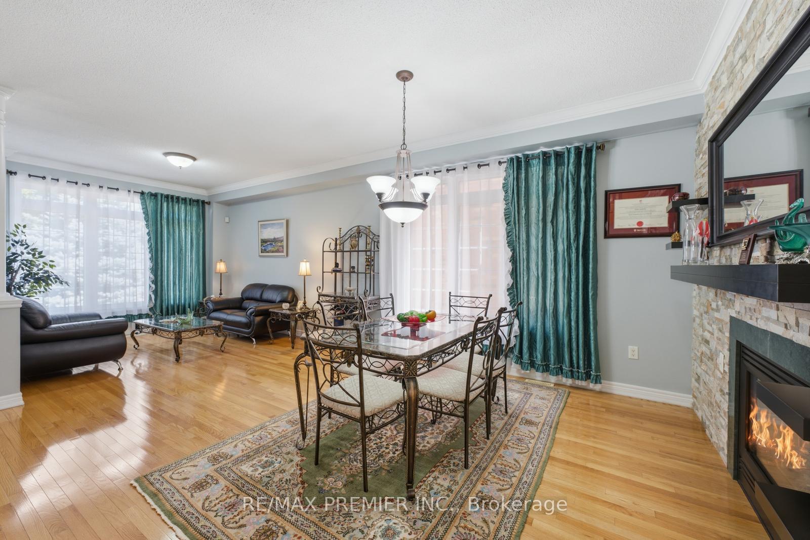Photo 10 of 63 Summeridge Drive, Vaughan, Patterson — HOMEH