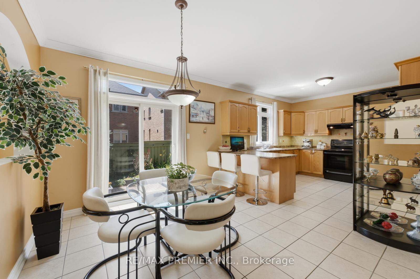 Photo 12 of 63 Summeridge Drive, Vaughan, Patterson — HOMEH