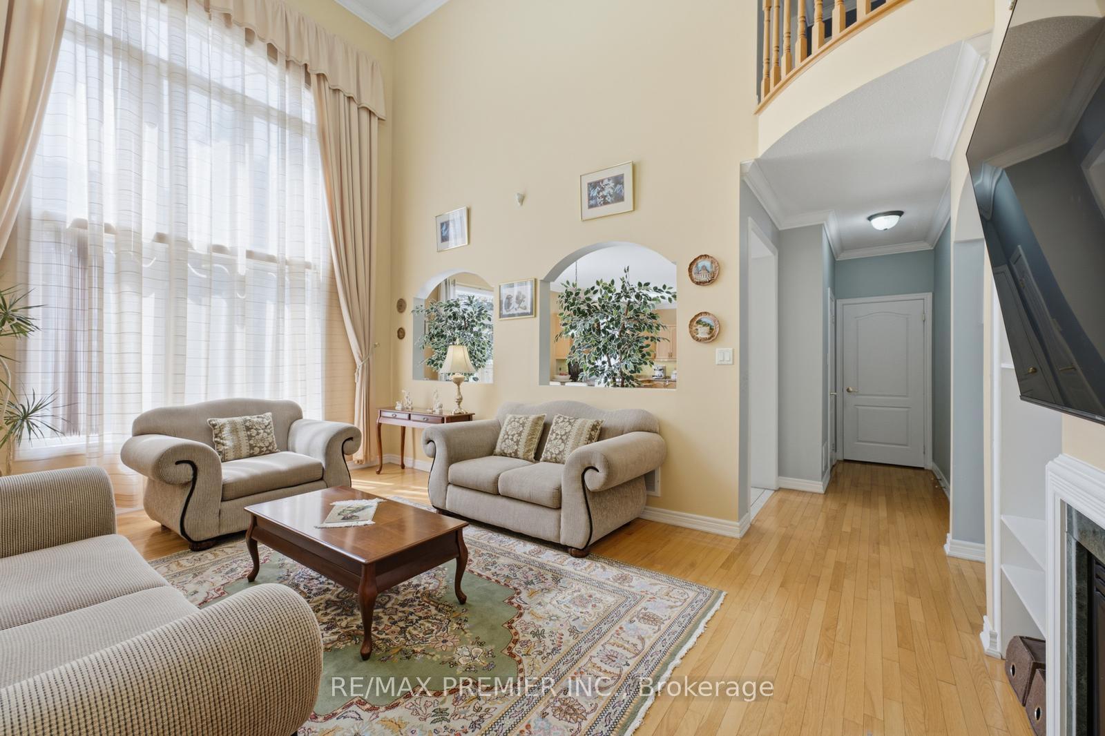 Photo 19 of 63 Summeridge Drive, Vaughan, Patterson — HOMEH