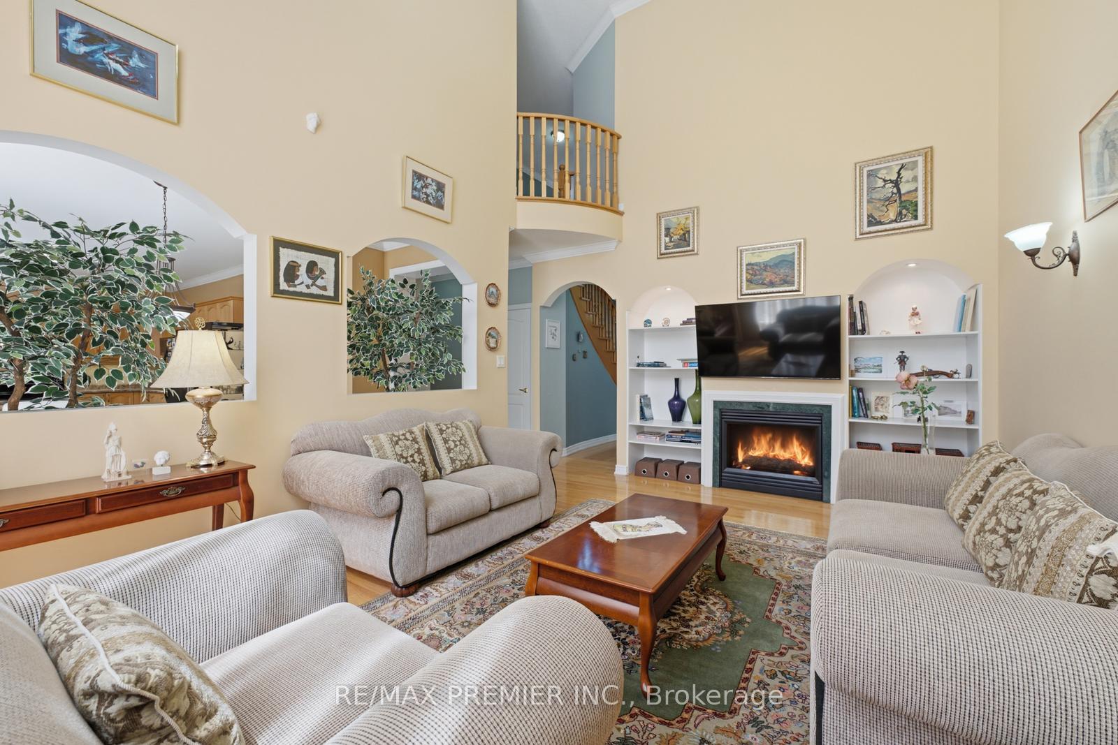 Photo 21 of 63 Summeridge Drive, Vaughan, Patterson — HOMEH