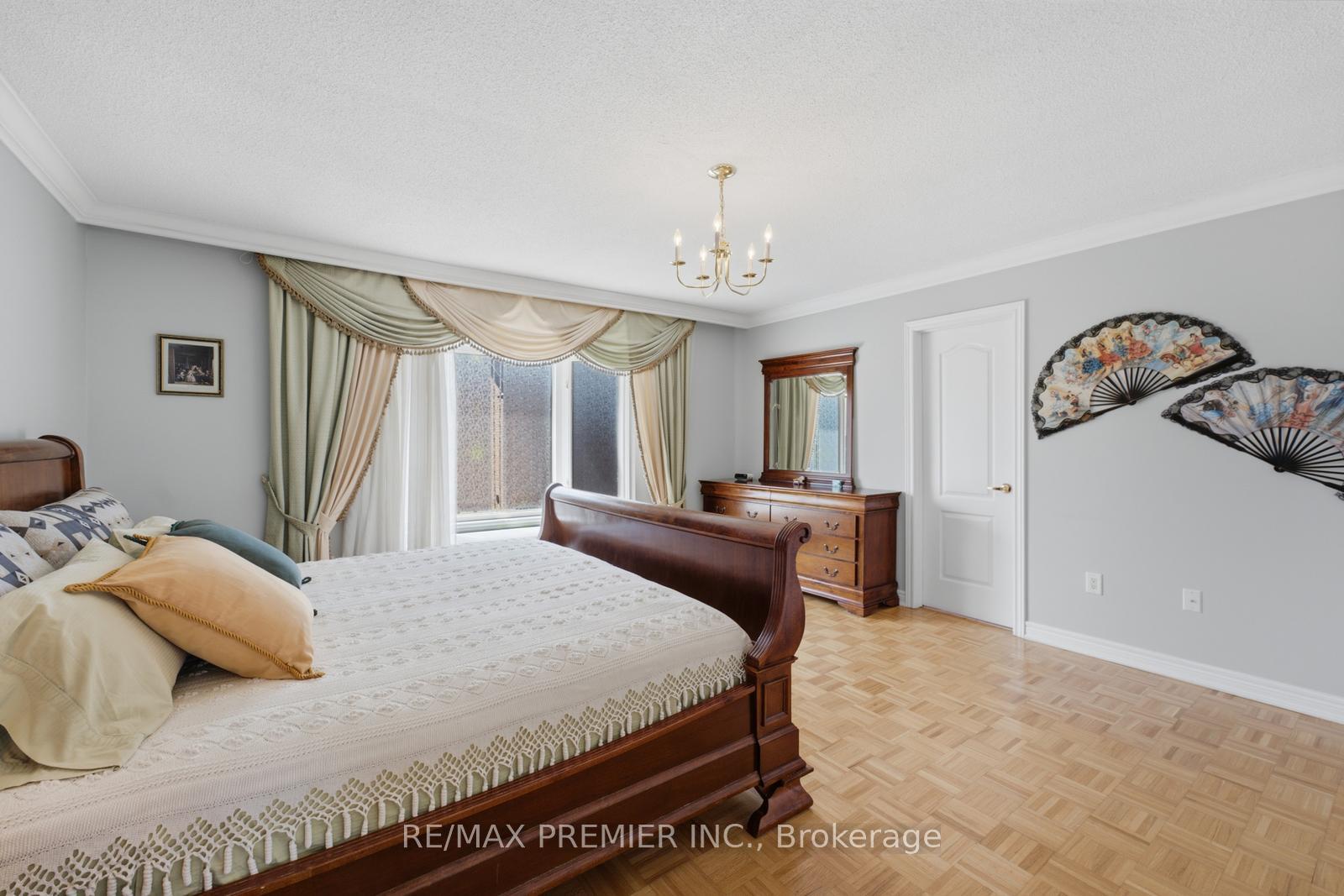 Photo 27 of 63 Summeridge Drive, Vaughan, Patterson — HOMEH