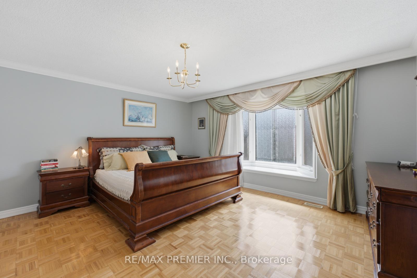 Photo 28 of 63 Summeridge Drive, Vaughan, Patterson — HOMEH