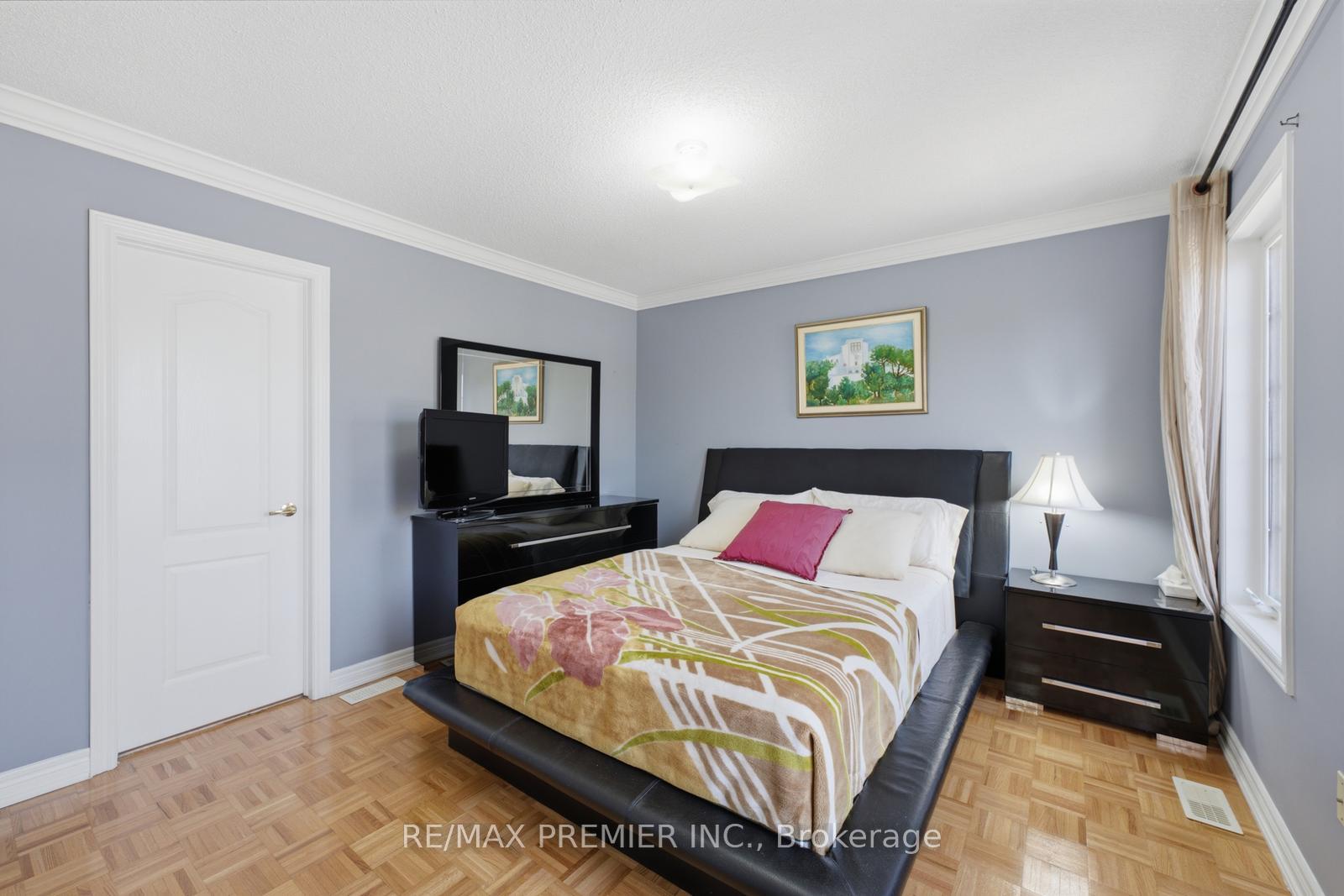 Photo 31 of 63 Summeridge Drive, Vaughan, Patterson — HOMEH