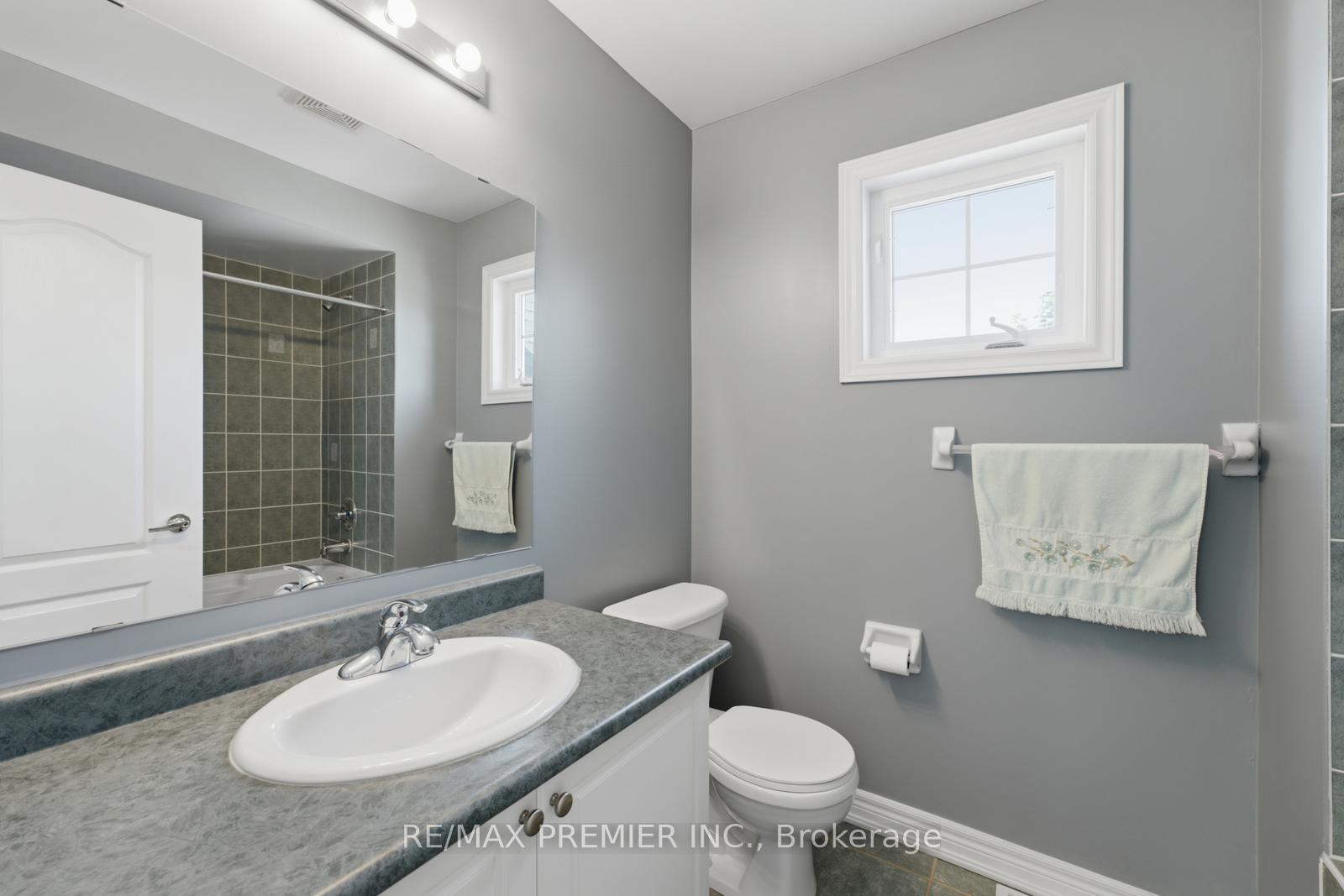 Photo 35 of 63 Summeridge Drive, Vaughan, Patterson — HOMEH