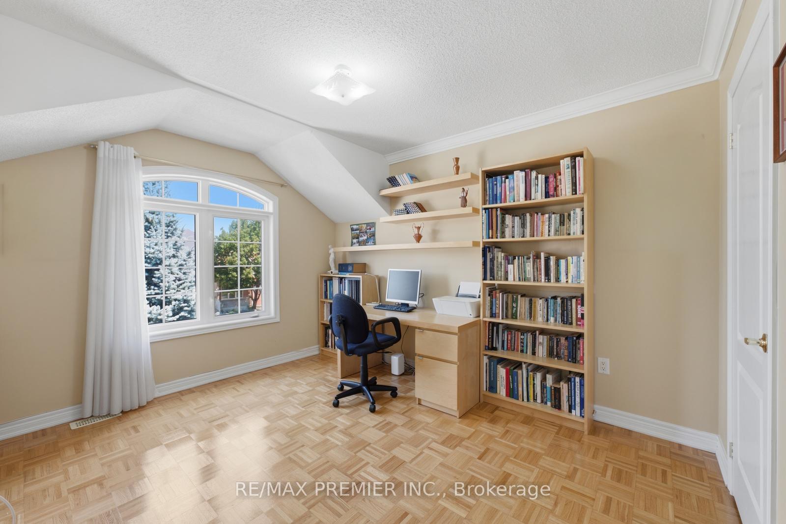 Photo 37 of 63 Summeridge Drive, Vaughan, Patterson — HOMEH