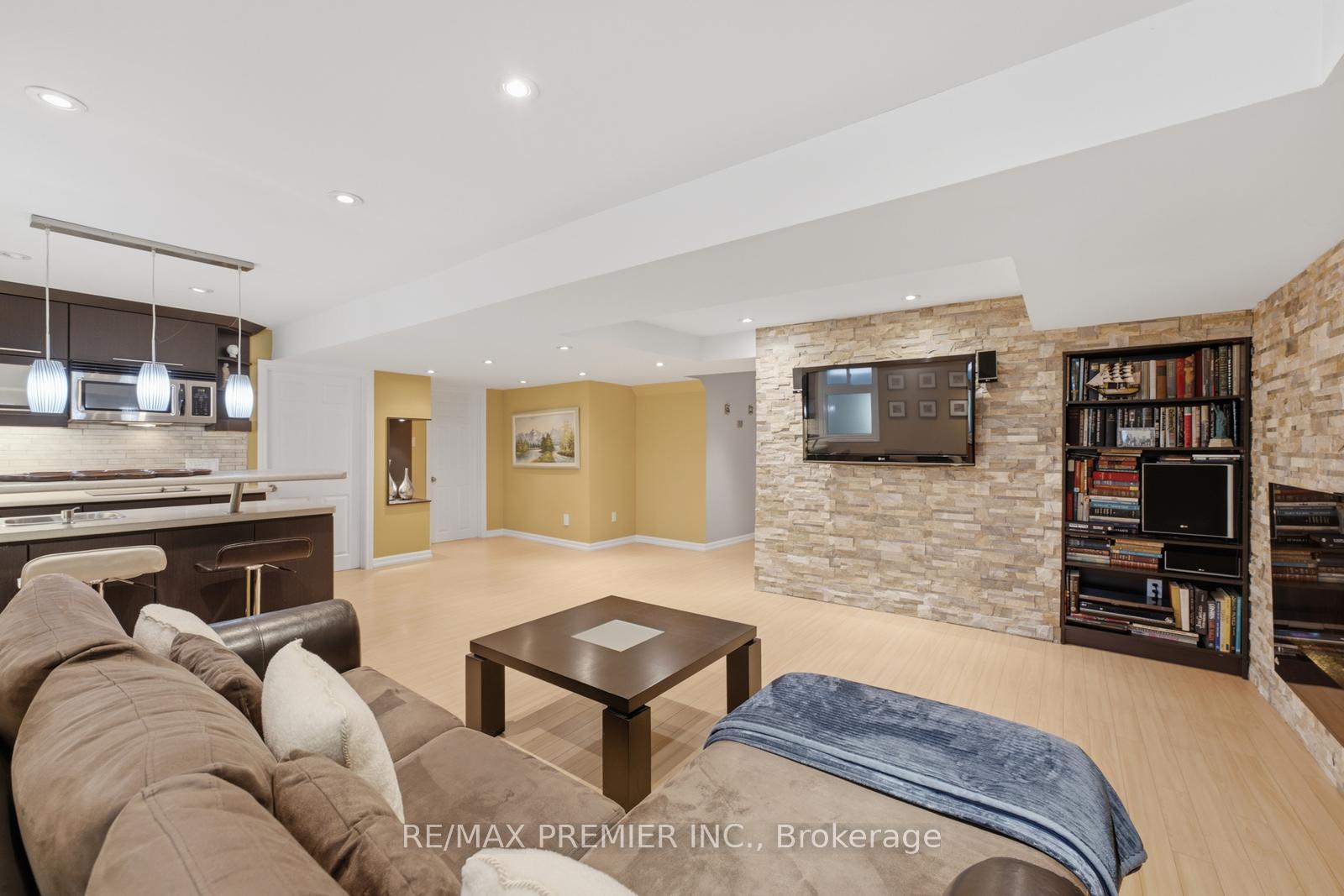 Photo 42 of 63 Summeridge Drive, Vaughan, Patterson — HOMEH