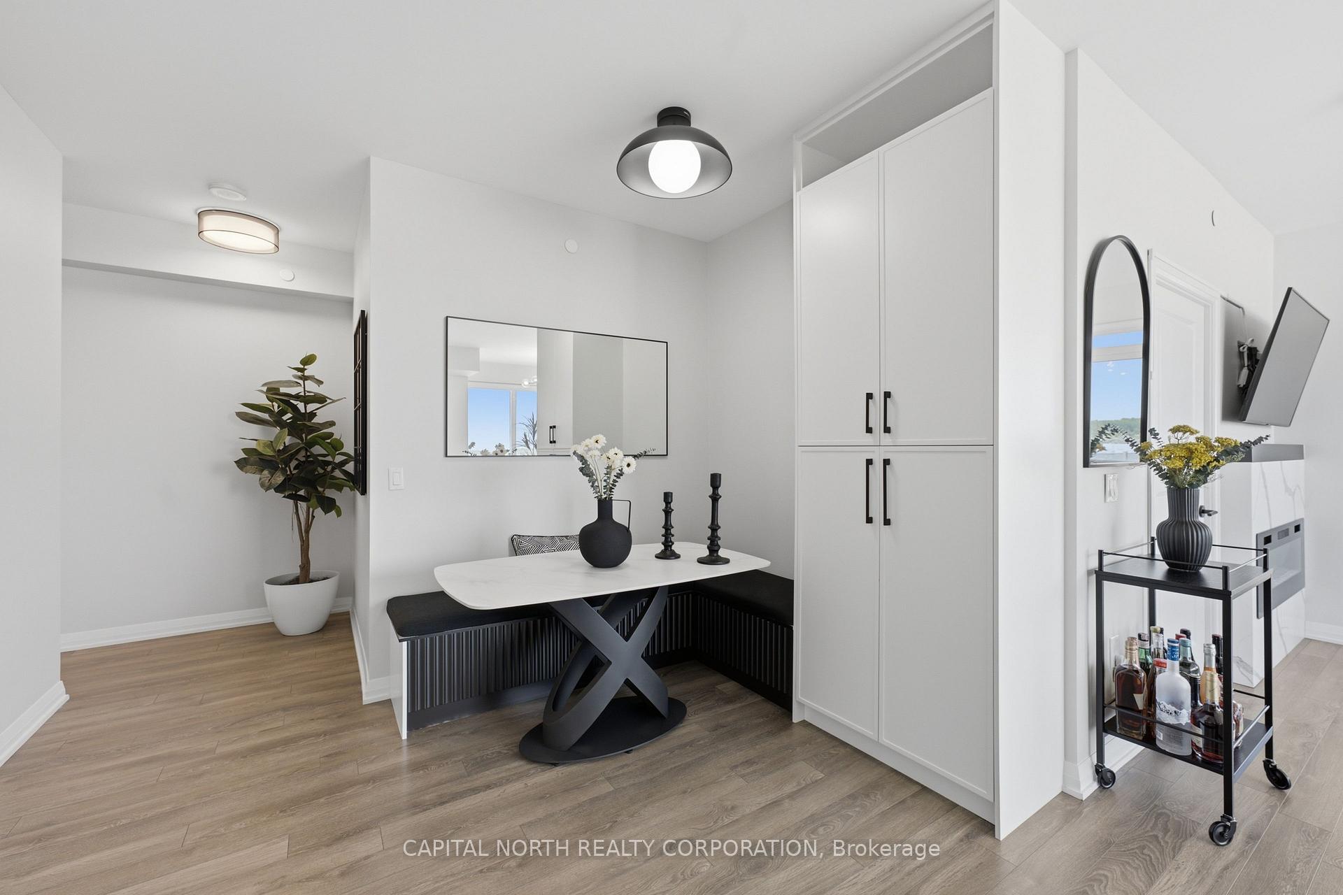 Photo 6 of Unit 405, 99 Eagle Rock Way, Vaughan, Rural Vaughan — HOMEH