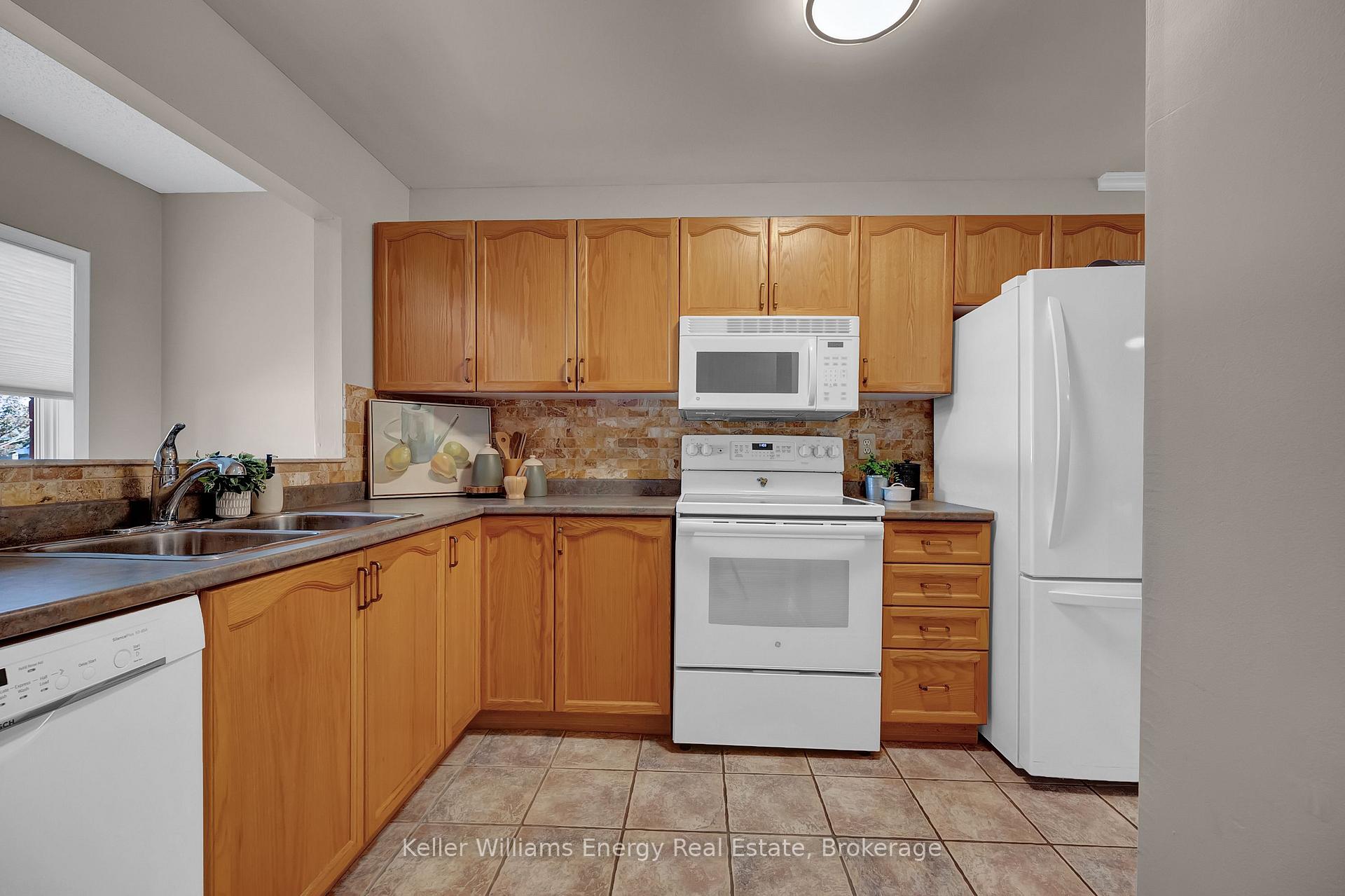 Photo 7 of 19 Ballantine Street, Cobourg — HOMEH