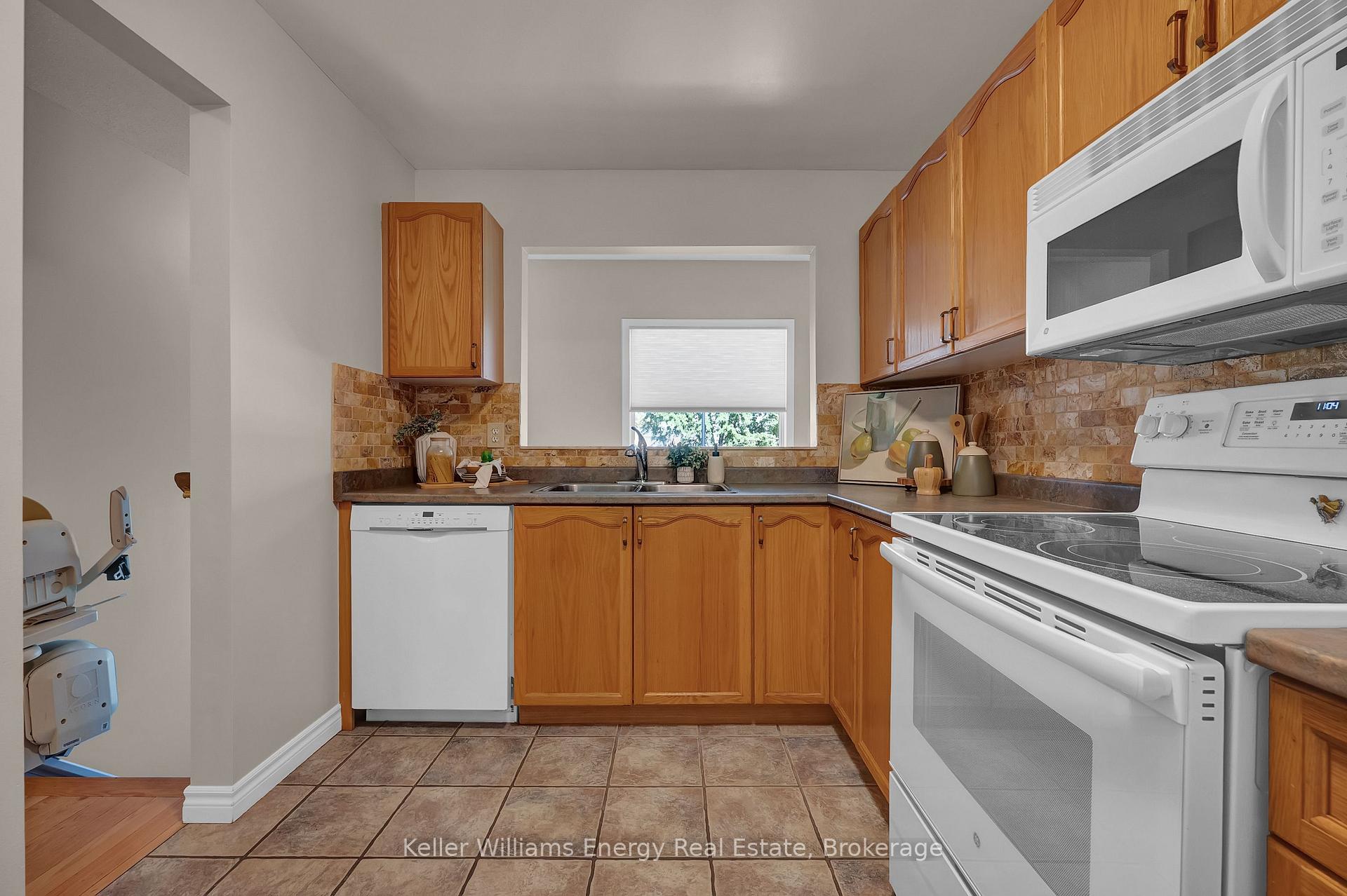 Photo 9 of 19 Ballantine Street, Cobourg — HOMEH