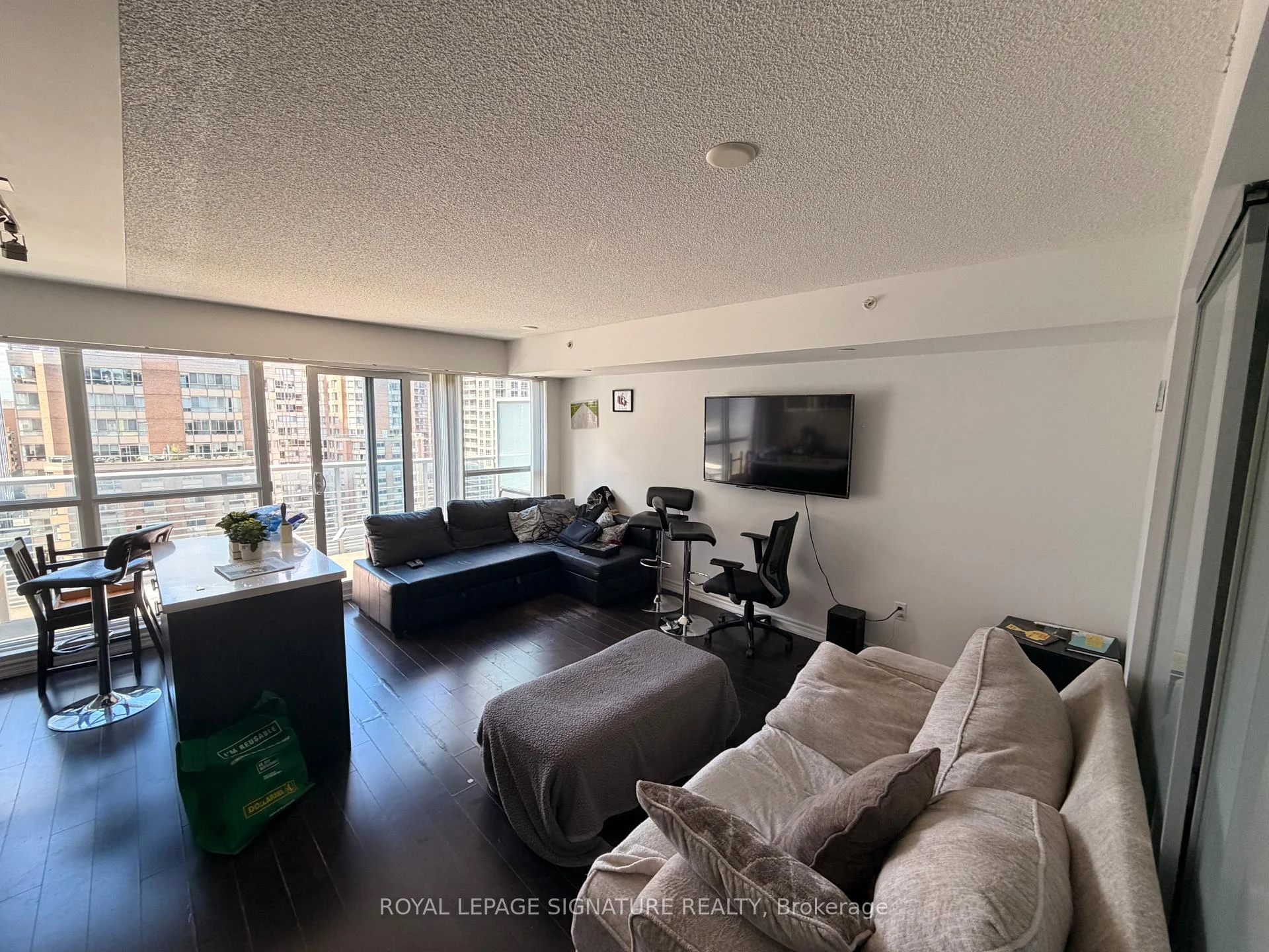 Photo 7 of Unit 1116, 386 Yonge Street, Toronto, Bay Street Corridor — HOMEH