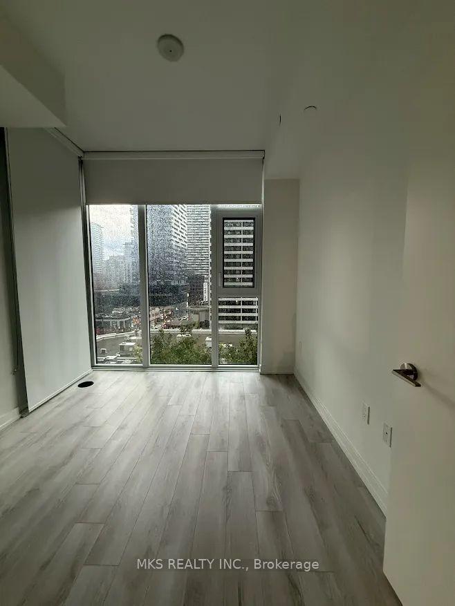 Photo 6 of Unit 512, 33 Helendale Avenue, Toronto, Yonge-Eglinton — HOMEH