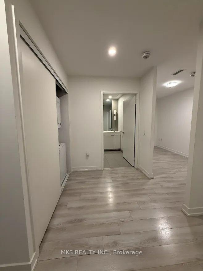 Photo 7 of Unit 512, 33 Helendale Avenue, Toronto, Yonge-Eglinton — HOMEH