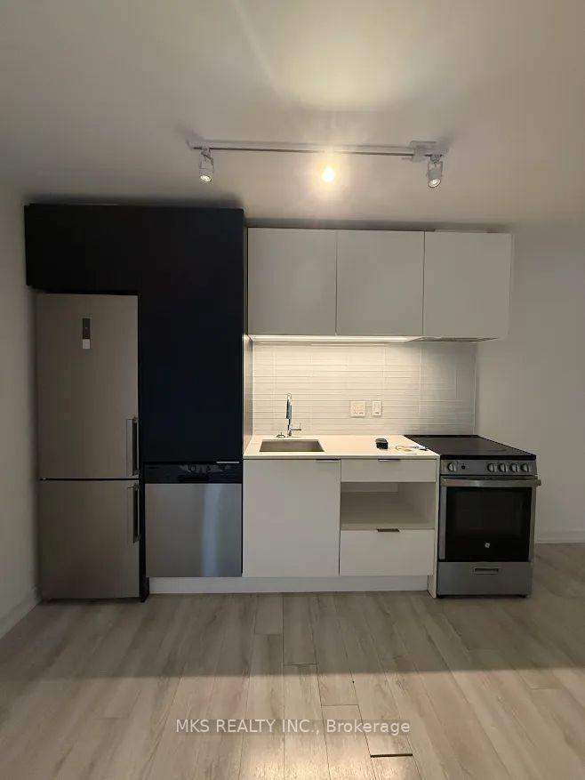 Photo 12 of Unit 512, 33 Helendale Avenue, Toronto, Yonge-Eglinton — HOMEH
