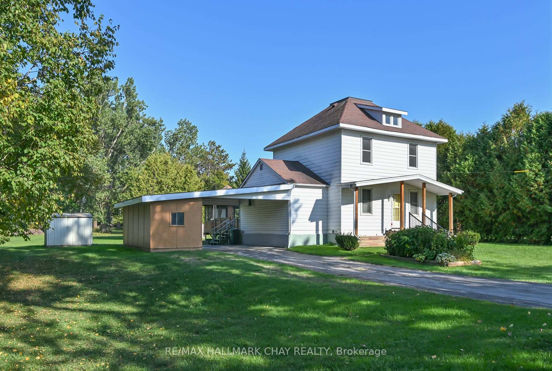 Photo 2 of 213 Dominion Drive, Clearview, Stayner — HOMEH