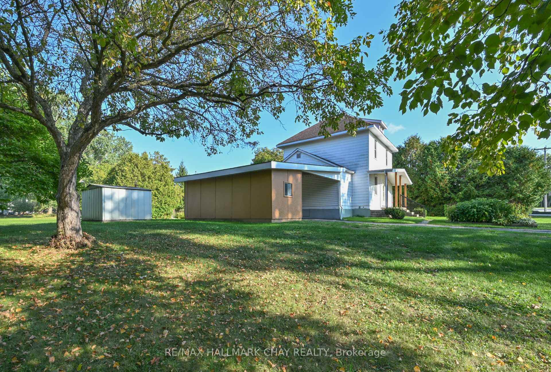 Photo 5 of 213 Dominion Drive, Clearview, Stayner — HOMEH