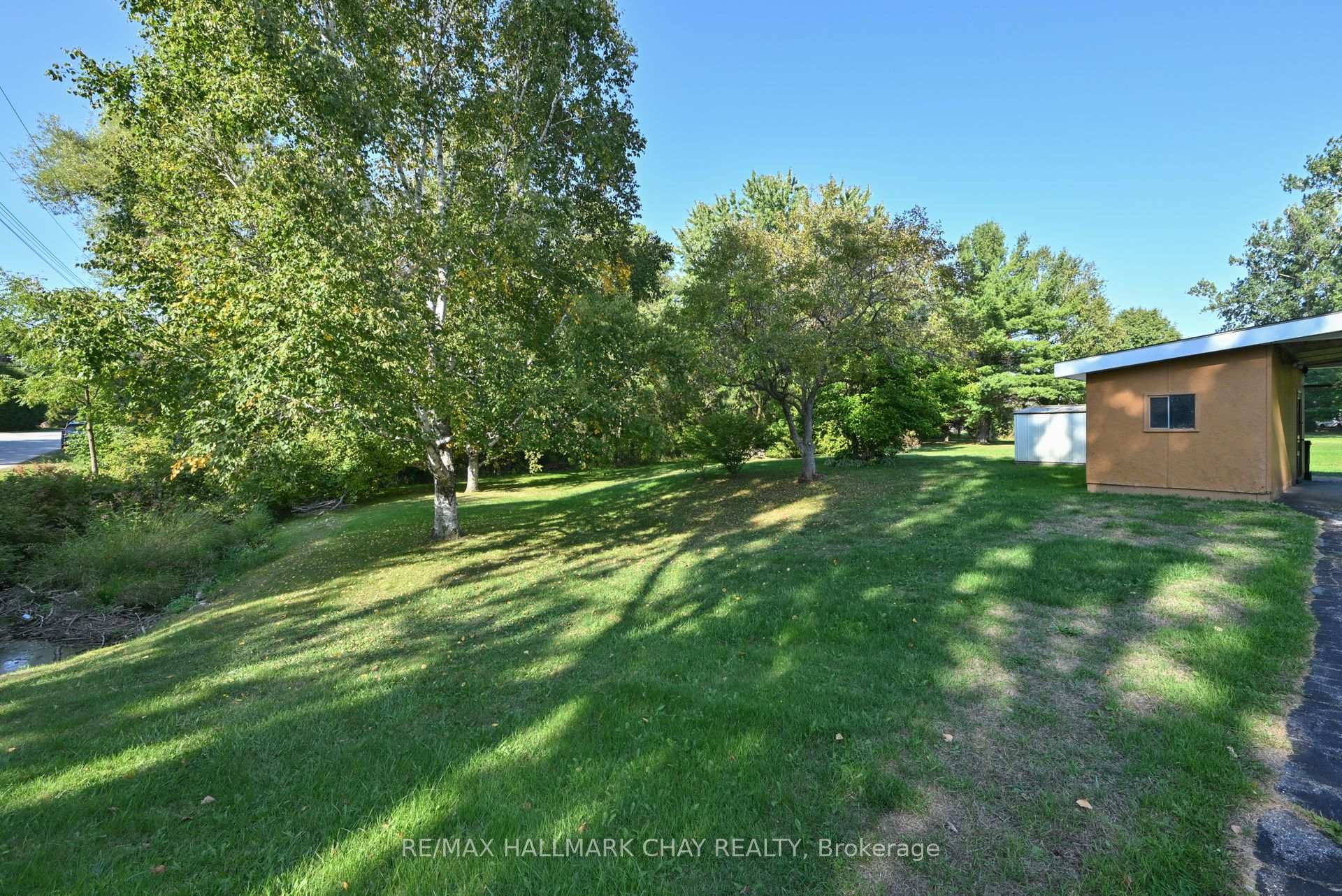 Photo 11 of 213 Dominion Drive, Clearview, Stayner — HOMEH