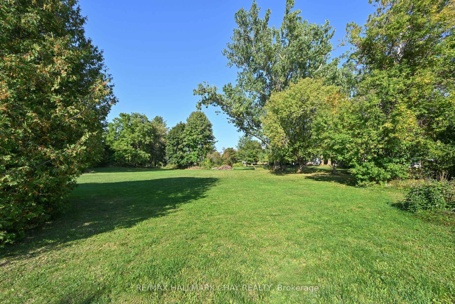 Photo 13 of 213 Dominion Drive, Clearview, Stayner — HOMEH