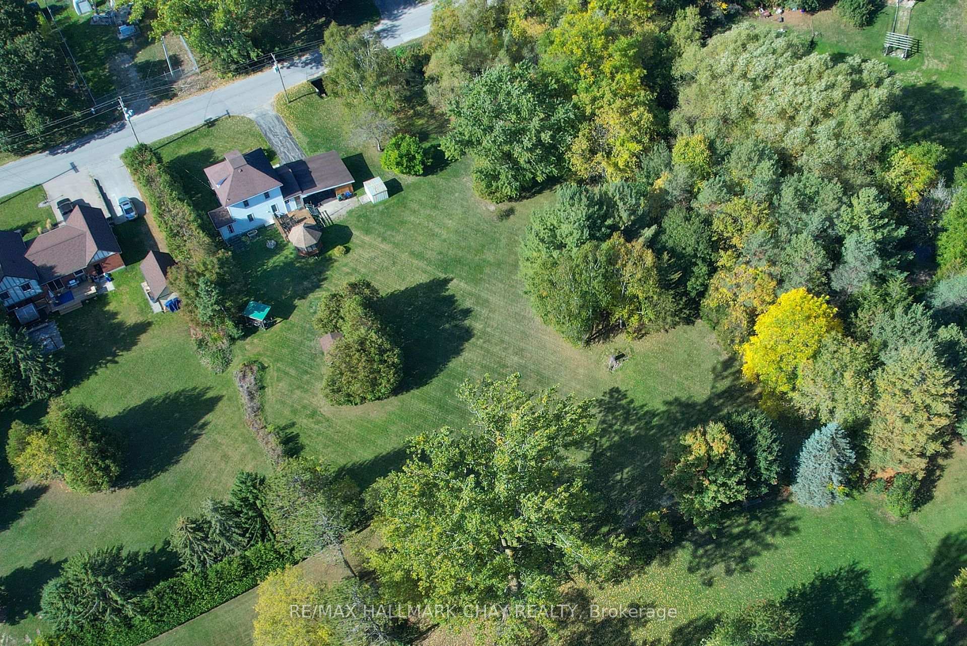 Photo 16 of 213 Dominion Drive, Clearview, Stayner — HOMEH