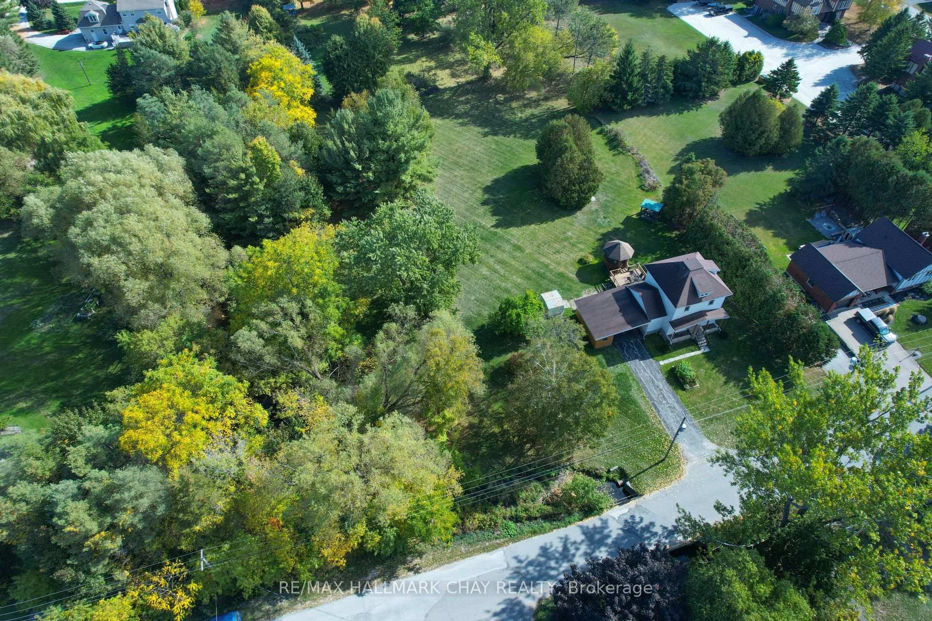 Photo 21 of 213 Dominion Drive, Clearview, Stayner — HOMEH