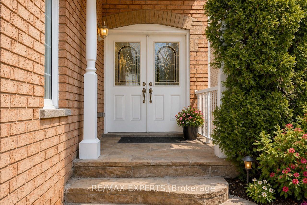Photo 8 of 62 Colonial Crescent, Richmond Hill, Oak Ridges Lake Wilcox — HOMEH