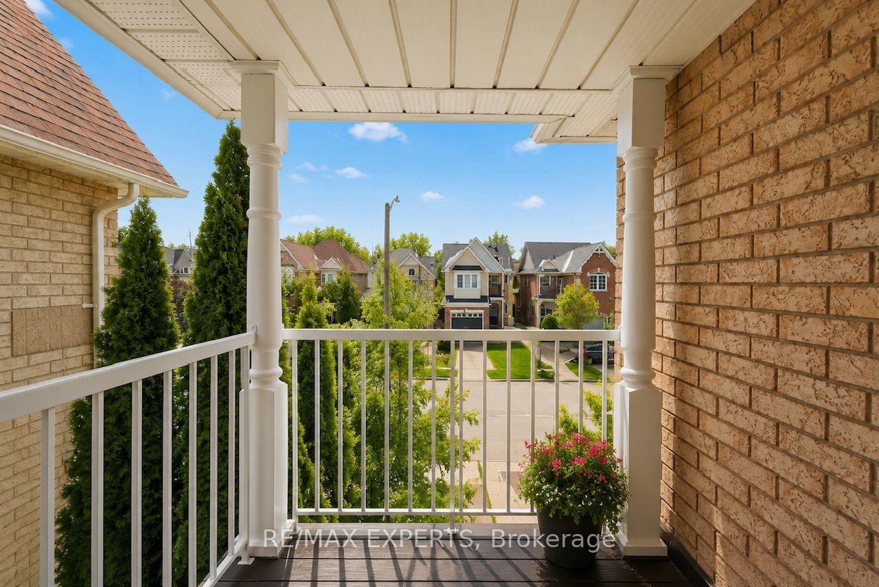 Photo 13 of 62 Colonial Crescent, Richmond Hill, Oak Ridges Lake Wilcox — HOMEH